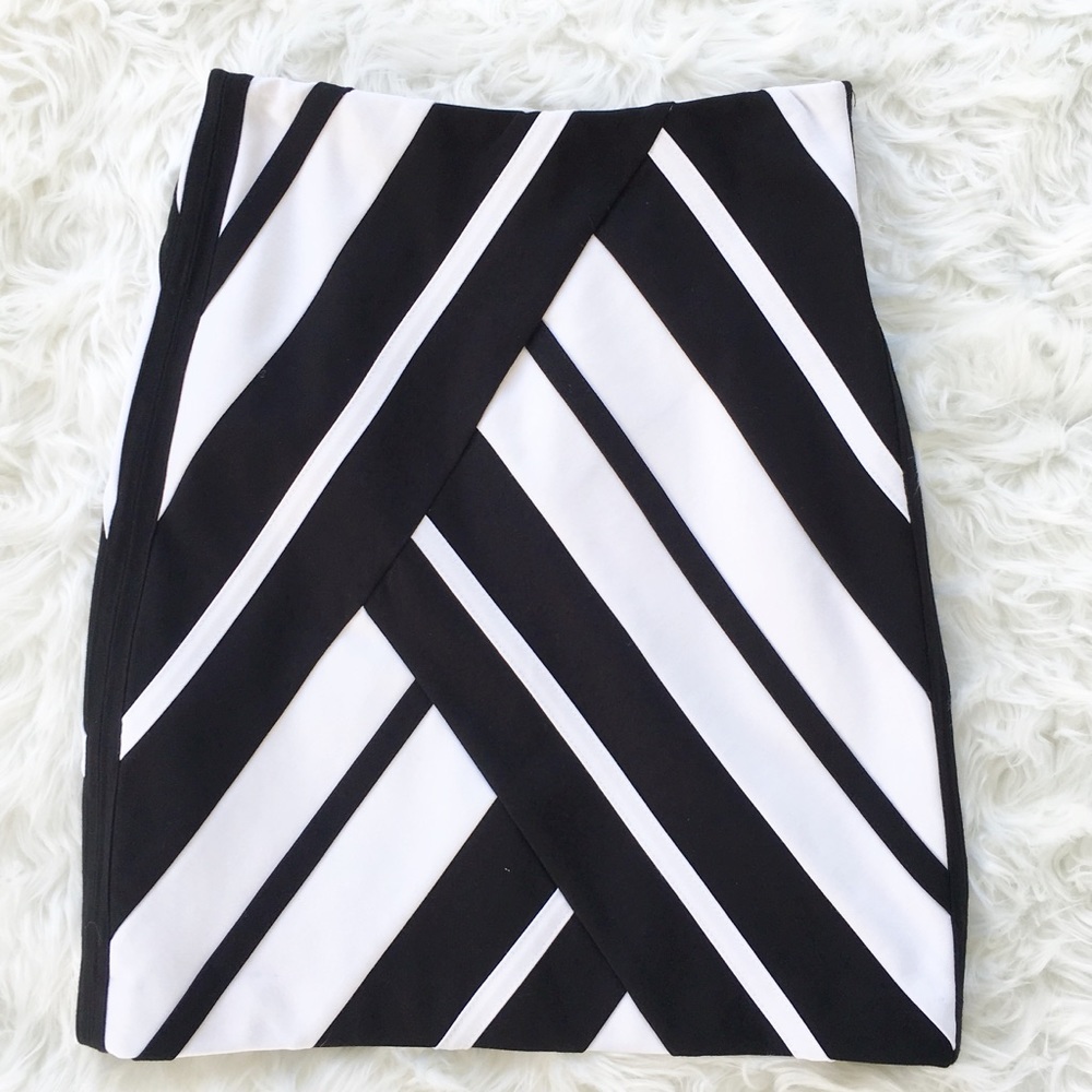 NWOT White House Black Market Mini Tube Skirt